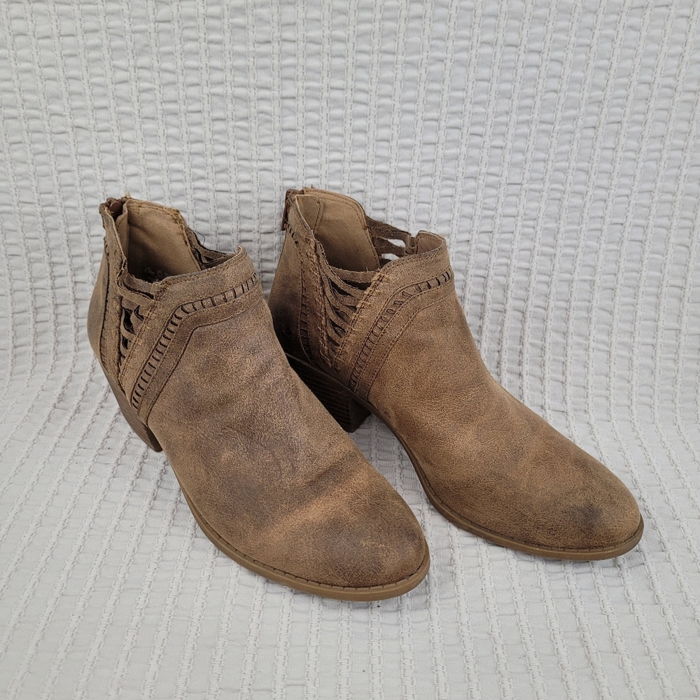 Fergalicious by Fergie Bizzy Boot Women's 7.5